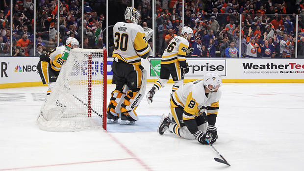 Pittsburgh Penguins v New York Islanders - Game One 