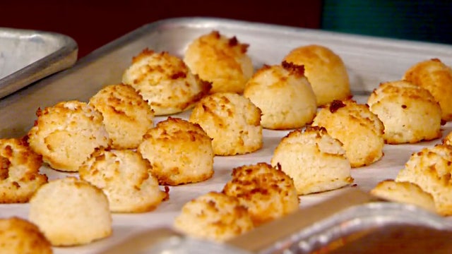 coconut-macaroons.jpg 