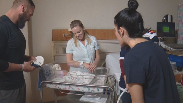 AVS_NUGGETS WIVES 6PKG_frame_348 