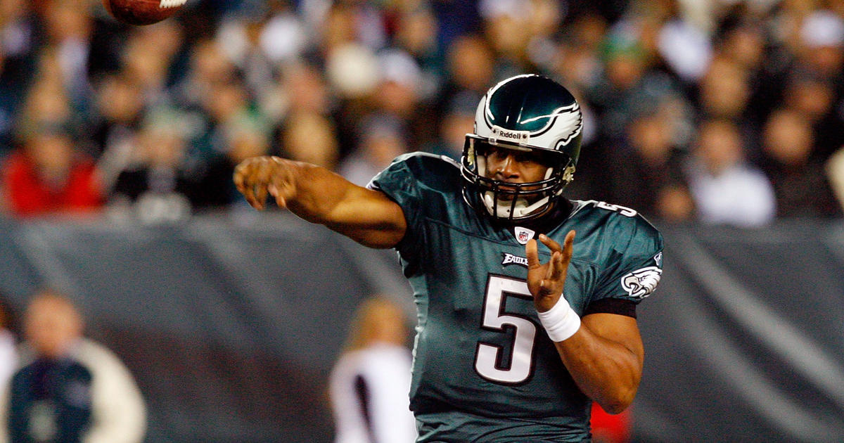 Donovan McNabb Believes Eagles Should Move On From Carson Wentz If