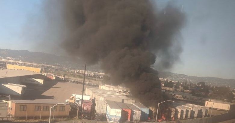 Four Shipping Containers Catch Fire At Port Of Oakland - CBS San Francisco