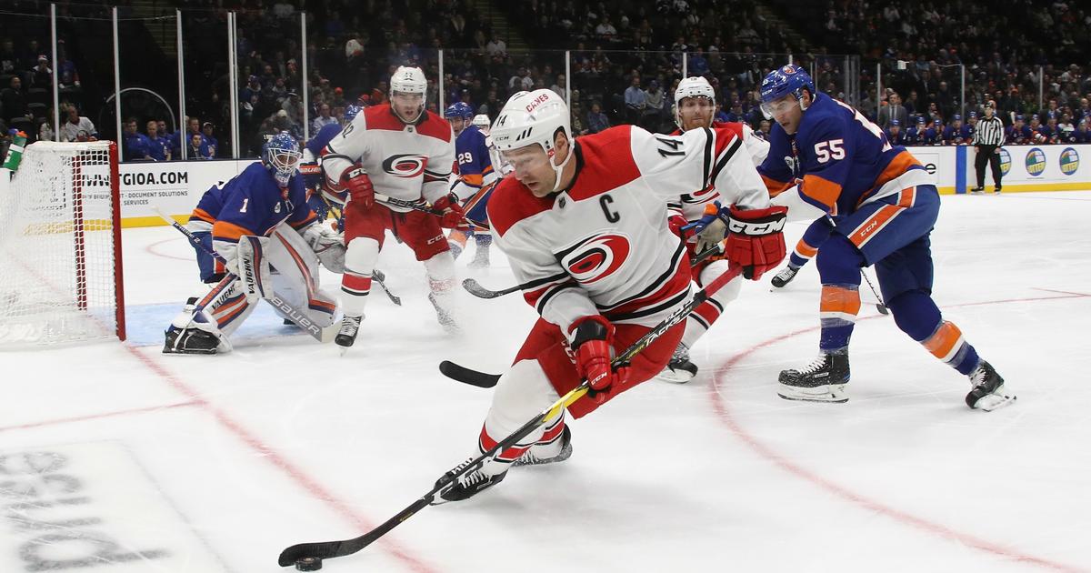 Jerk' Hurricanes Surge Into 1st Playoff Series Since 2009