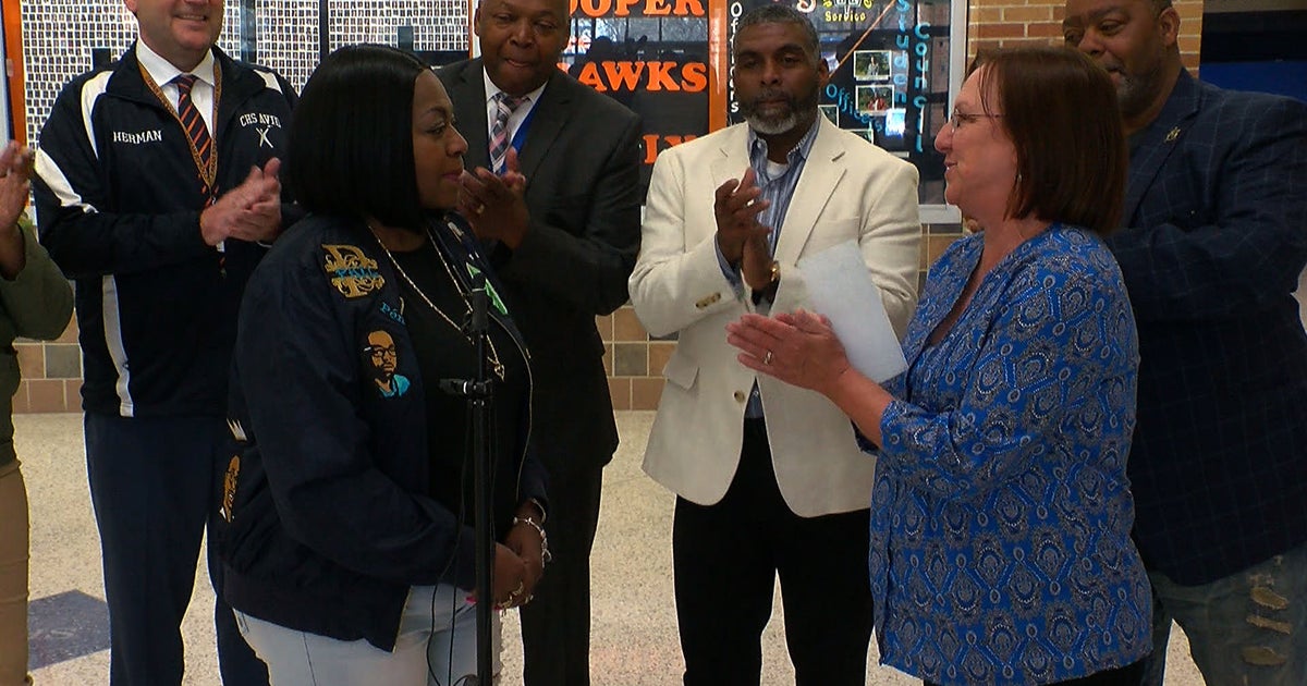 Philando Castile's Mom Presents 8,000 Donation To Help Clear Student