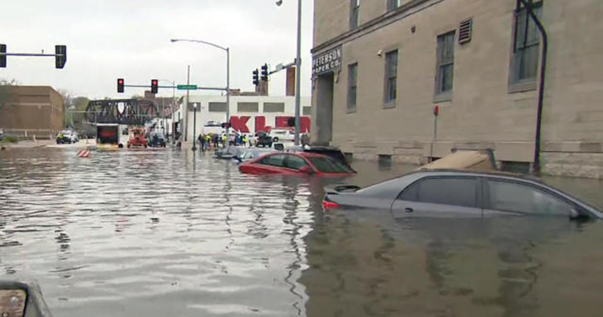Dangerous Midwest Flooding Forces Evacuations Cbs News 6994