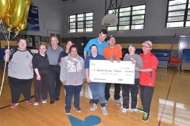 special-olympics-montgomery-county-wins-nrg-contest-and-receives-100000-check-4.jpg 