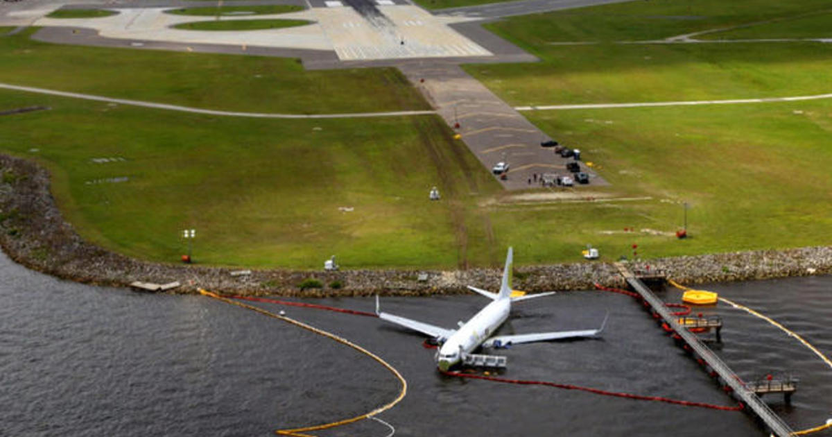 Passenger on jet that skidded into Florida river