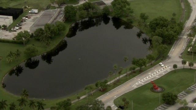 fiu-campus-lake.jpg 