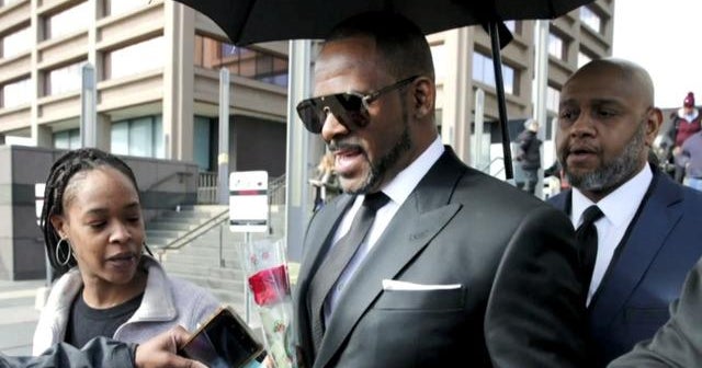 R. Kelly appears in Chicago court for hearing on sexual abuse - CBS News