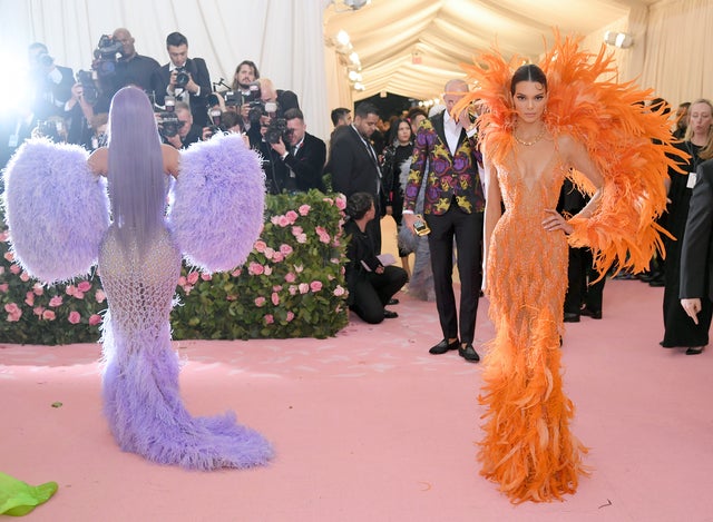 katy perry chandelier dress designer Katy Perry Dressed As a Chandelier on the Met Gala Red Carpet
