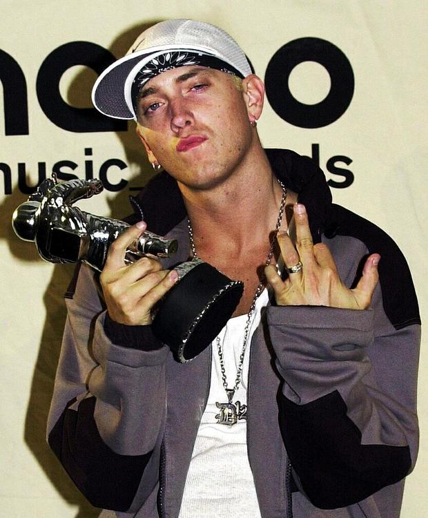 Eminem holds his Video Music Award 07 September, 2 
