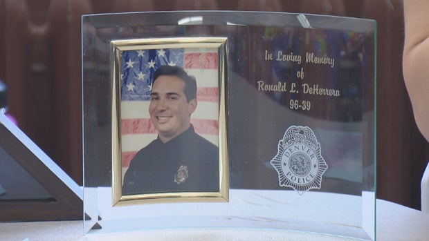 GIFT FOR POLICE 6PKG_frame_2418 