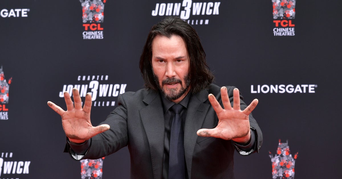 Whoa! Keanu Reeves' Hand, Footprints Get Permanent Spot At TCL Chinese ...