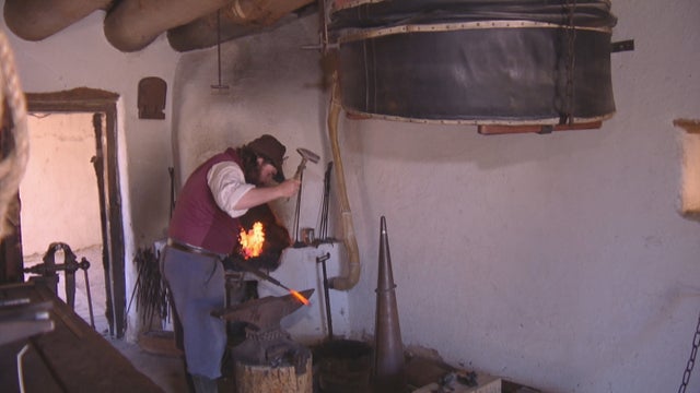 KIT CARSON DESCENDANT 10PKG_frame_2389 