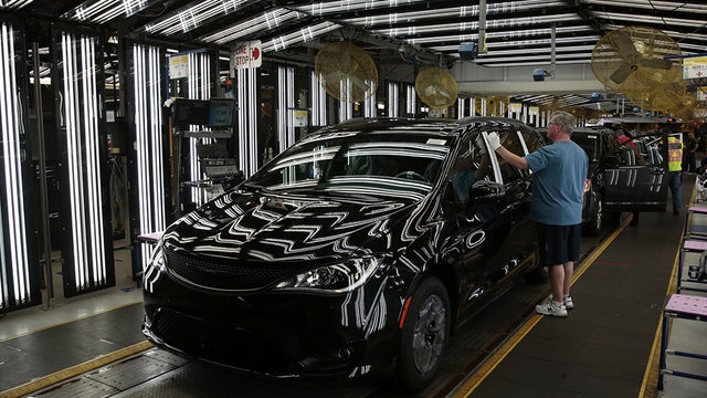 chrysler-pacifica.jpg 