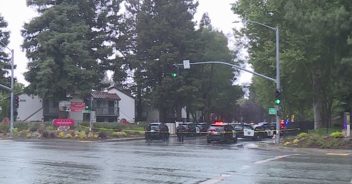 Search On For Suspects After Shooting Leaves 1 Dead, 1 Injured In South ...