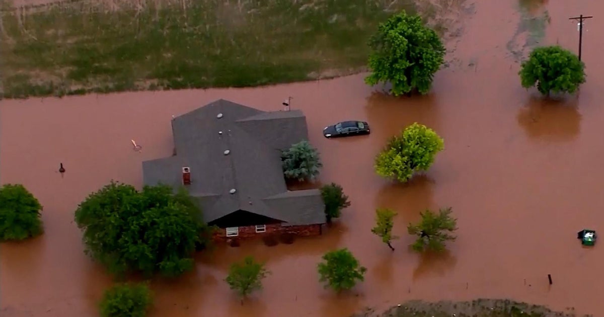 Severe weather pummels the Southern Plains - CBS News