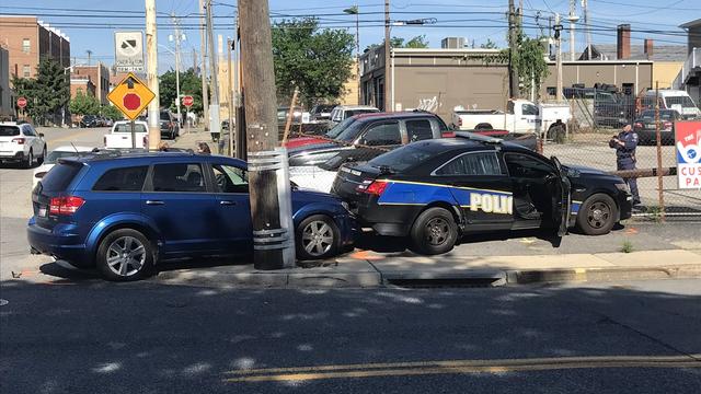 baltimore-police-car-hit.jpg 