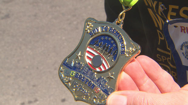 run to remember police badge 