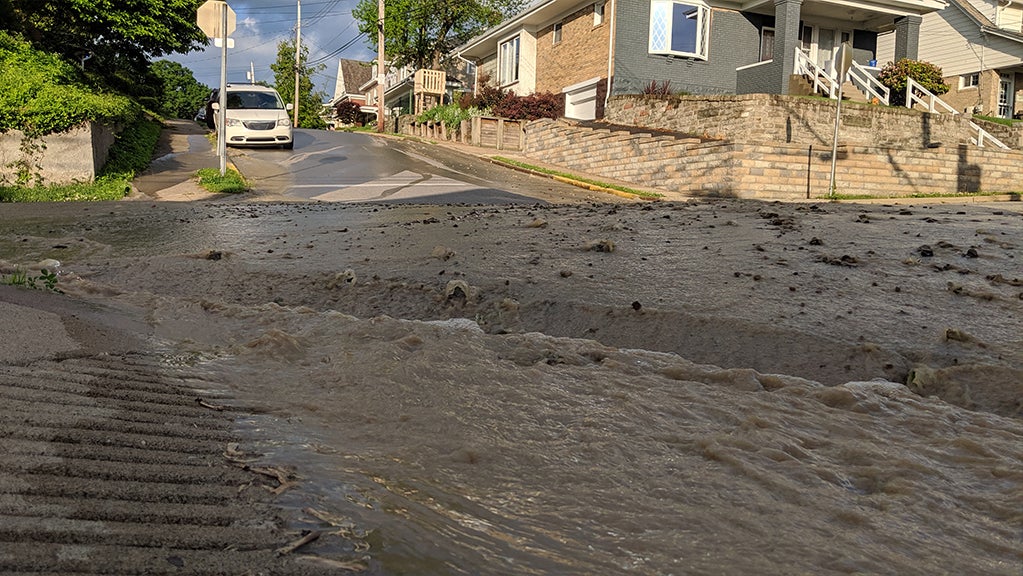 Water Main Break Buckles Dormont Road - CBS Pittsburgh