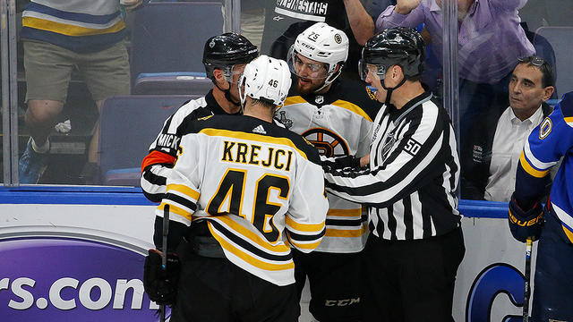 bruins-refs.jpg 