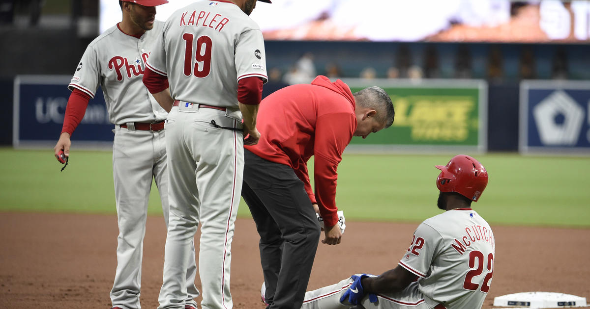 Phillies OF Andrew McCutchen injures knee in rundown, will undergo MRI  Tuesday