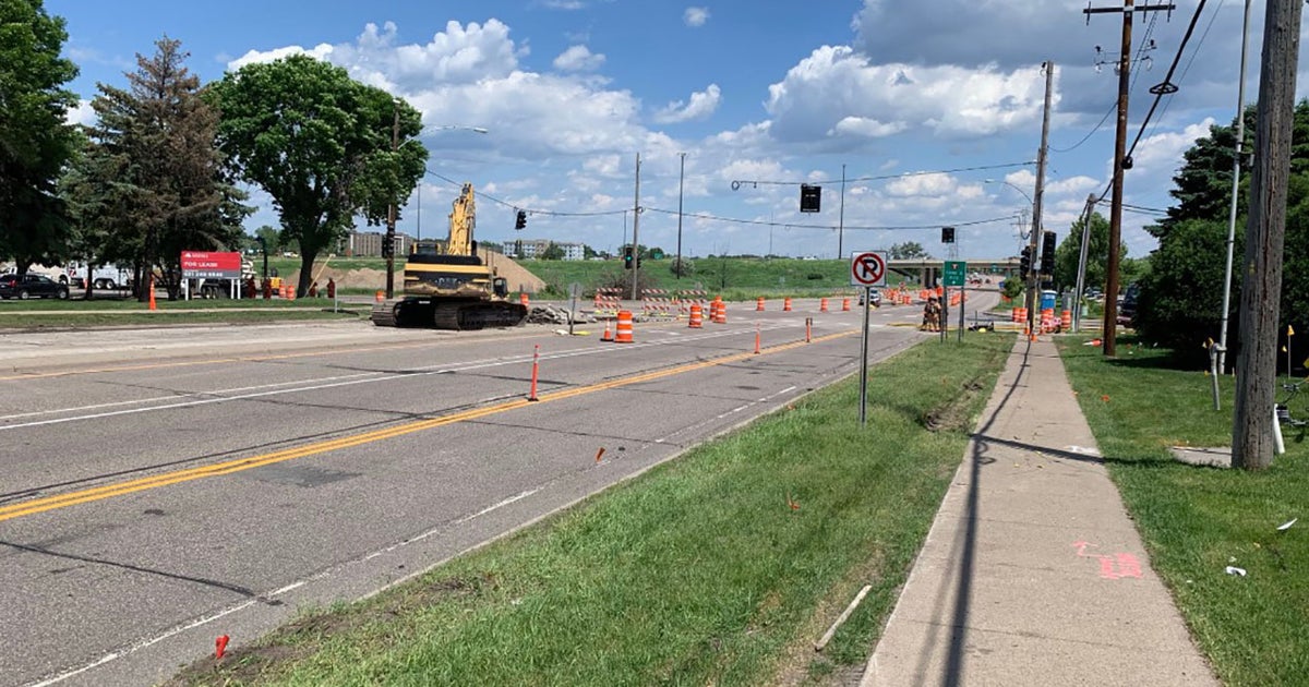 Gas Leak Prompts Road Closures In Roseville - CBS Minnesota