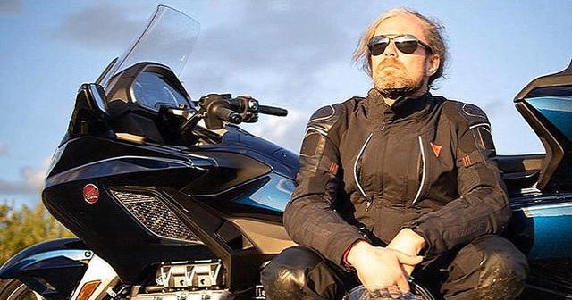 Automotive writer goes missing while test-driving motorcycle - CBS News