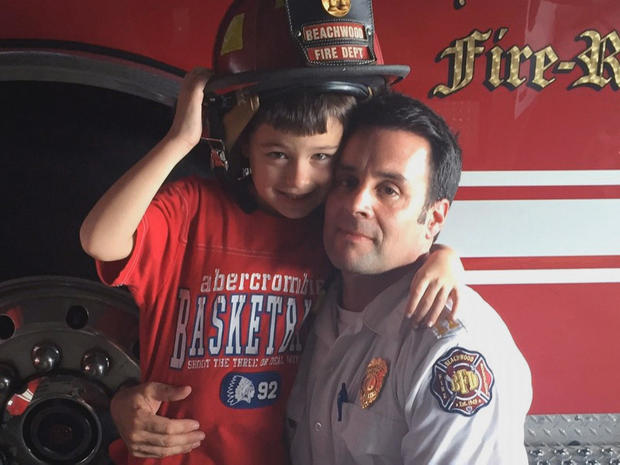 firefighter-mike-palumbo-and-his-son-nicholas.jpg 