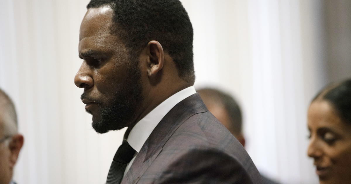 R Kelly Pleads Not Guilty To Bribery Charge In Video Appearance In Nyc Courtroom From Chicago