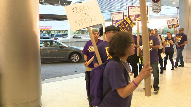 Eulen America workers on strike at MIA 
