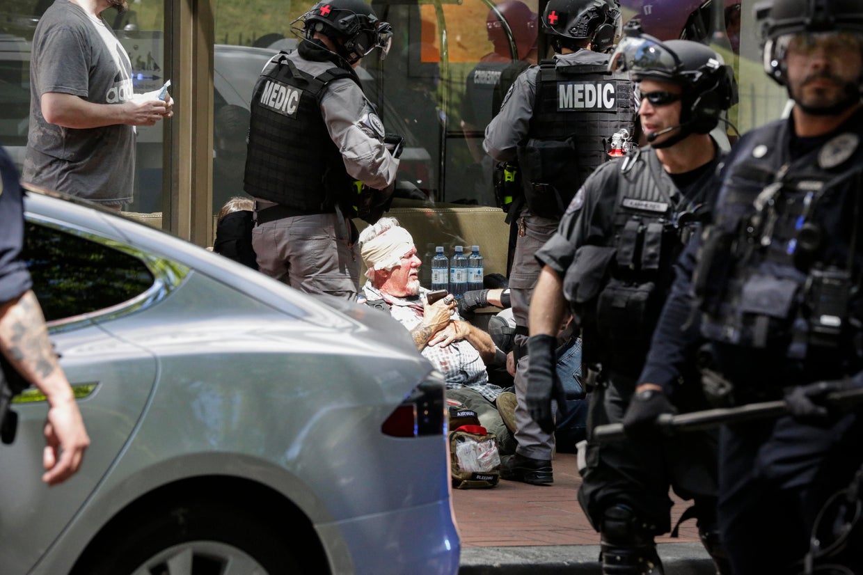 Clashes between right-wing demonstrations and antifa turn into civil ...