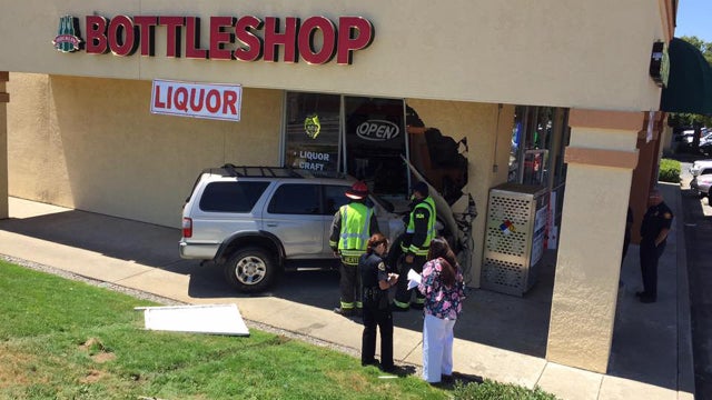 rocklin-liquor-store-crash.jpg 