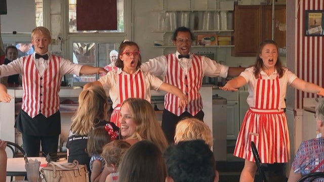showplace-ice-cream-parlor.jpg 