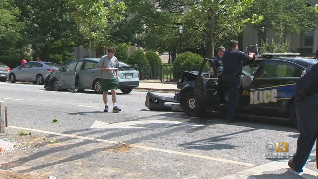 officer-suffers-minor-injuries-in-crash.jpg 