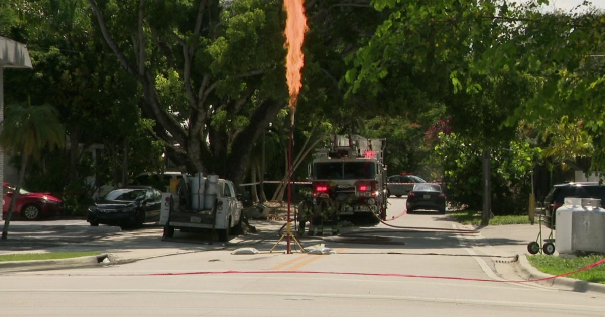 Gas Leak Forces Hundreds From Coconut Grove Apartments For Hours CBS Miami