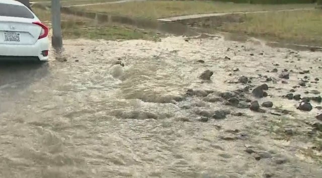 Mid-City Water Main Buckles Road, Creates Muddy Mess 