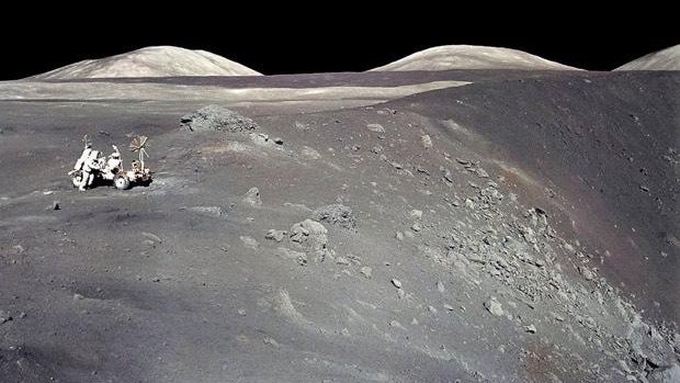 apollo-11-aldrin-on-moon.jpg 