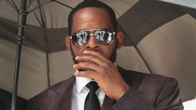 R Kelly Returns To Court For Hearing On Aggravated Sexual Abuse Charges 
