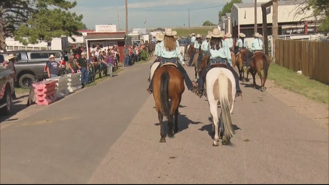 CFD CATTLE ROUNDUP 5PKG_frame_2104 
