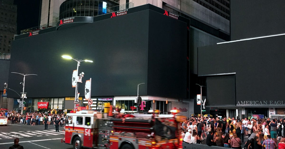 PHOTOS: Massive Power Outage Hits Parts Of Manhattan - CBS New York