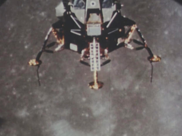 apoll-11-lunar-module-above-the-moon.jpg 
