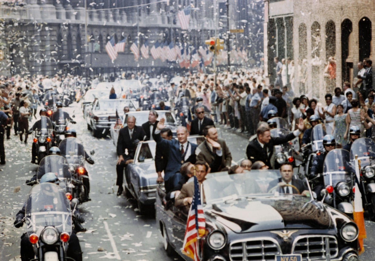apollo-parade-nyc.jpg 