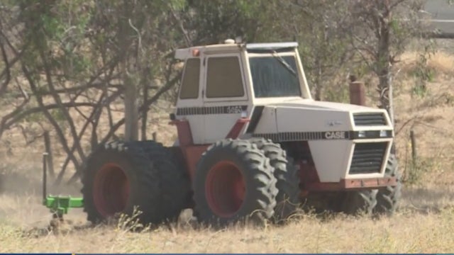 TRACTOR-STANISLAUS-COUNTY.jpg 