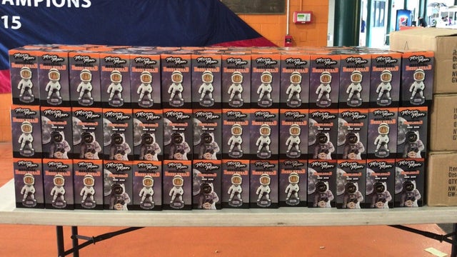 Moonman-Bobblehead-Giveaway.jpg 