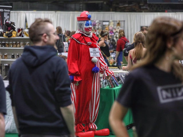 jake-barlow-oddities-and-curiosities-expo-21.jpg