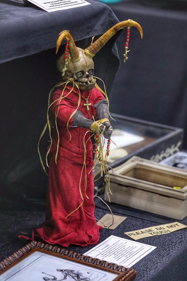 jake-barlow-oddities-and-curiosities-expo-18.jpg