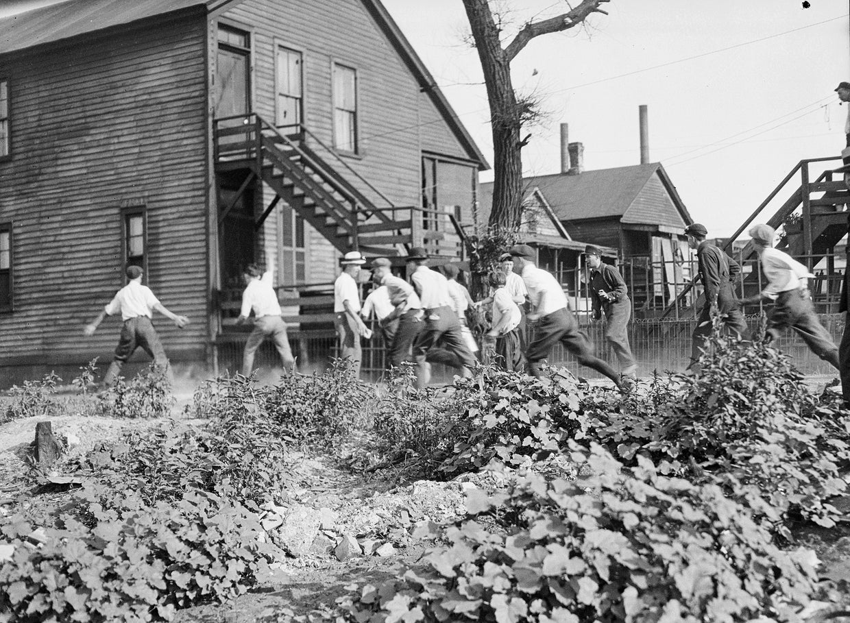 Violence during the 1919 Chicago Race Riots 
