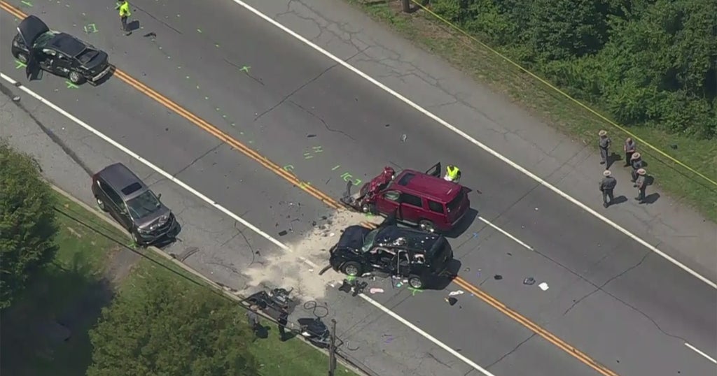 Police Chase Ends In Multi-Car Crash In Newburgh, N.Y. - CBS New York