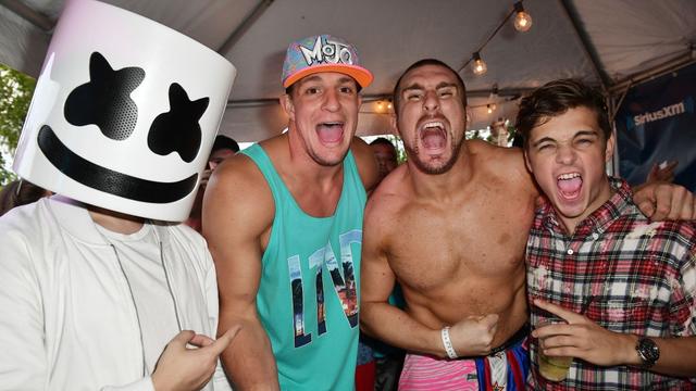 mojo-rawley-wwe-rob-gronkowski-1.jpg 