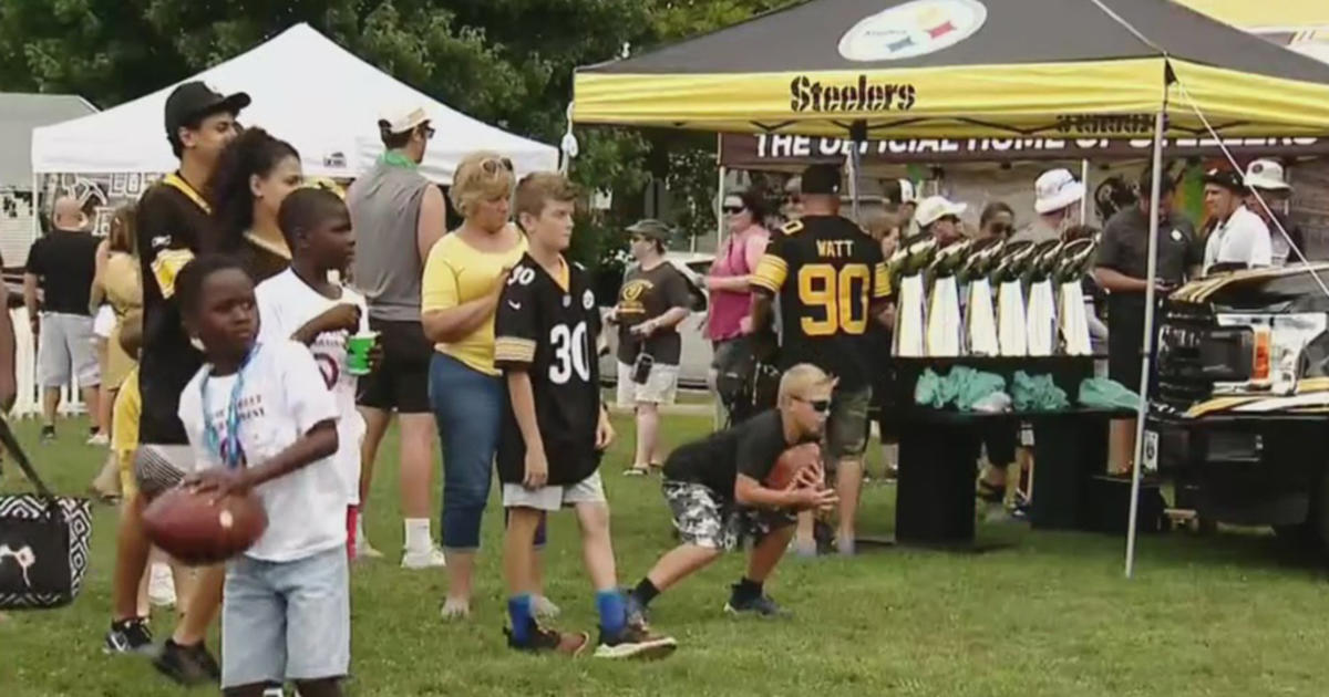 Record Crowd At Latrobe For #Steelers Friday Night Lights! 